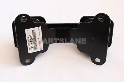 12371-58021 Toyota Land Cruiser 3B 3.4L Diesel OEM Engine Motor Mount Bracket - Image 1 of 4
