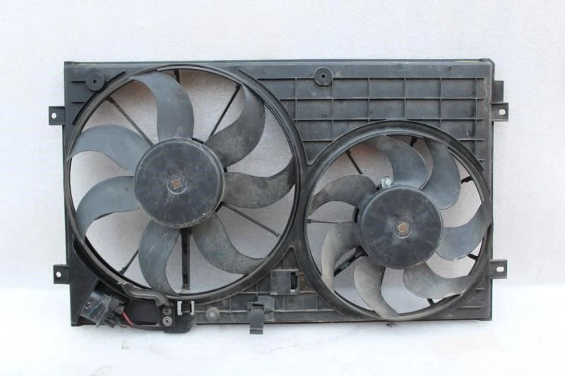 2014 Volkswagen Jetta conjunto de ventilador de refrigeração radiador 2.0L gás 1K0121207B - Imagem 1 de 4