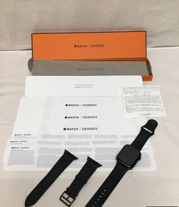 HERMES Apple Watch Series 7 45 mm cadran noir boîte bracelet inclus usure mineure - Photo 1 sur 14