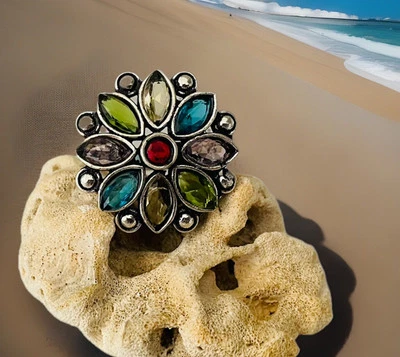 Anillo Flor Multi Piedra Talla 7.5 - Nuevo - Plateado Foto 1 de 4