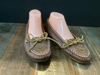 Minnetonka Deerskin Moccasins brown beaded detail sz 9 - Image 1 of 4