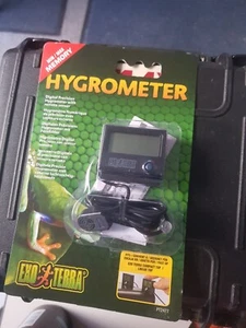 Exo Terra Digital Hygrometer with Probe Reptile Temperature Gauge For A Vivarium - Picture 1 of 2