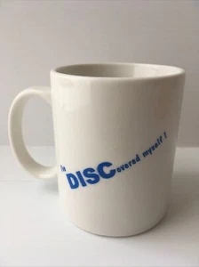 RETRO VINTAGE 80s 90s MUG COFFEE TECH CD DISC PEOPLE DYNAMICS OFFICE JOB CORNY - Picture 1 of 4