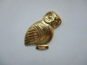 CLASH OF THE TITANS BUBO AUTOMATON MAGIC OWL ROBOT BIRD MOVIE TM FILM PIN BADGE