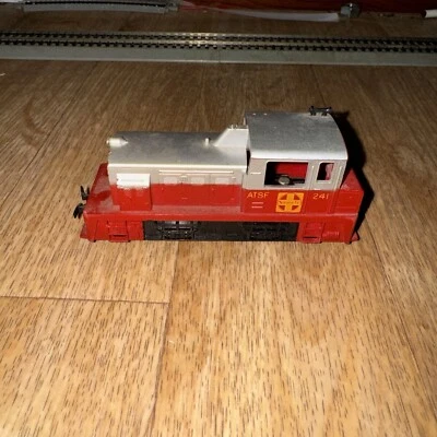 TYCO Santa Fe Diesel Locomotive Yard Switcher ATSF 241 RUNS HO scale - Image 1 of 4