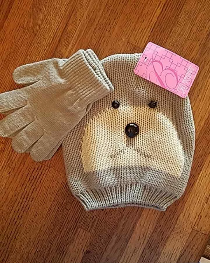 Girls  Berkshire Bear hat and gloves set gray and white (CB88) - Image 1 of 1
