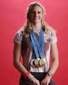 Summer McIntosh Team Canada Swimming 2024 Olympics Champion Gold 8x10 Photo D - Picture 1 of 1