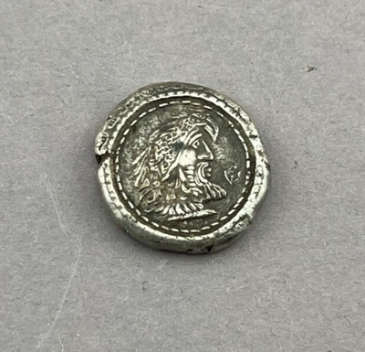 Moneda de plata antigua - Denario griego siglo I a.C. Foto 1 de 4