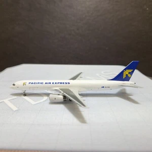 1/400 Pacific Air Express Boeing 757-200/200F 2010's Colors VH-PQA NG MODEL - Bild 1 von 7