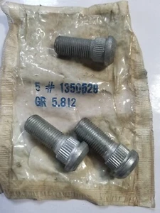 OEM GM 1350529 Whl Studs 1974-80 IHC Scout II 1/2"-20 x 1-17/32" LH Th (3 Piece) - Picture 1 of 4