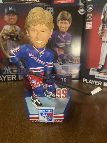 RARE Wayne Gretzky New York Rangers Legacy FOCO bobblehead - 16 of 499! Cover