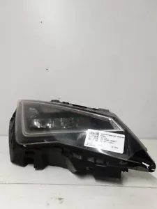 Seat Leon 2013-2016 HEADLIGHT/HEADLAMP XENON (DRIVER SIDE) 5F2941008 CRACKED - Picture 1 of 14