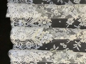 Tela de Encaje Alcón Floral Solstiss Francés de 33,5" de Ancho - Imagen 1 de 3