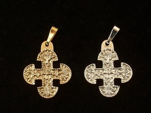 Australian Made Christian Gold and Silver Metal Round-Edged Cross with Chain - Bild 1 von 1