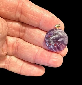 Vintage Carved Amethyst Pendant Sand Dollar ESTATE SALE FIND - Imagen 1 de 3