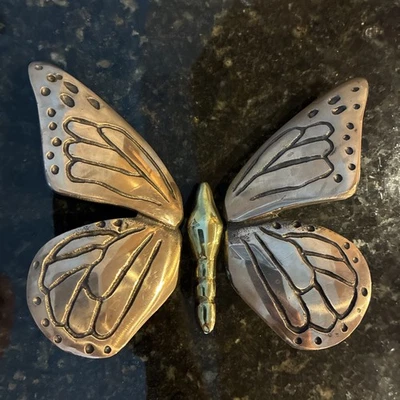 MICHAEL HEALY MARIPOSA bronce macizo/latón llamador de puerta/adorno/decoración Foto 1 de 4