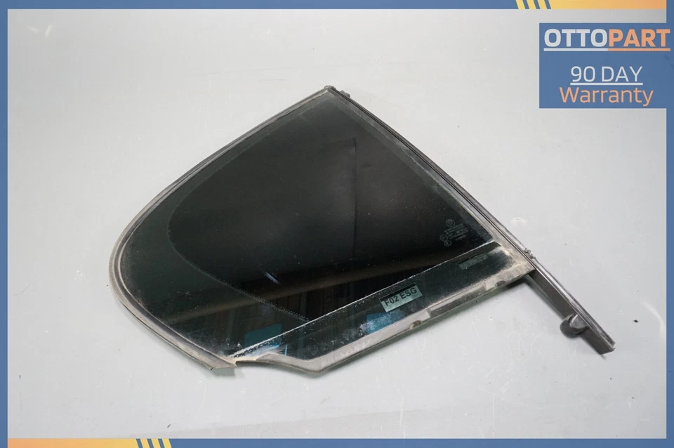 2013-2015 BMW Z4 Activehybrid 7 - Rear Right Door Quarter Window Glass 7177850 - Image 1 of 1