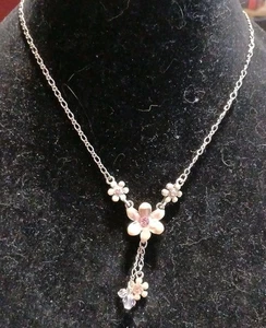 Collar Firmado 1928 Tono Plateado Estrás Rosa Floral Y Gota 14"-17" Longitud - Imagen 1 de 7