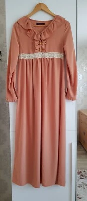 Robe longue orange corail pêche à froufrou, boutons dorés, dentelle. Taille 34 - Photo 1/4