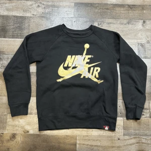 Nike air Jordan Unisex Size Youth Medium Pullover Crewneck Sweatshirt Retro - Picture 1 of 6