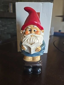 Bonita lista traviesa de gnomo de jardín de Papá Noel en el inodoro jardín estatua - Imagen 1 de 4