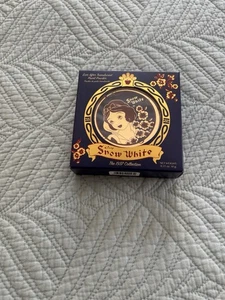 NIB BESAME COSMETICS DISNEY SNOW WHITE EVER AFTER TRANSLUCENT PEARL POWDER 10g - Picture 1 of 9