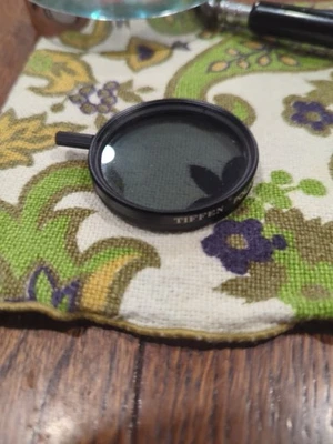 Tiffen 49mm screw in Polarizer Filter / B5 - Image 1 of 4