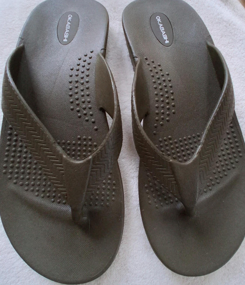 Sandalias Chanclas Okabashi Mujer Deslizables Negro Goma M/L EE. UU. 9-10 Foto 1 de 4