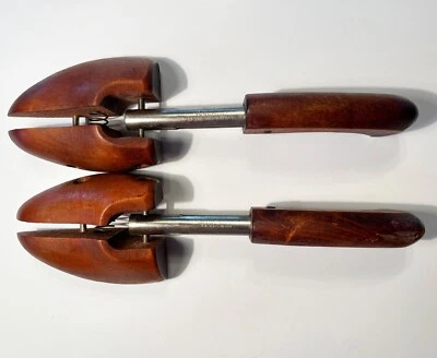 Vintage c1960s Mohawk #52 Ladies’ Wooden Shoe Shaper Stretcher, Split Toe - Image 1 of 4