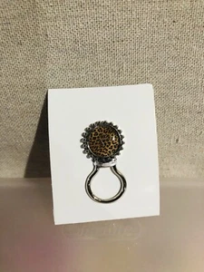 Hana Magnetic Eyeglass Holder Ring Leopard Print - Picture 1 of 3