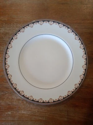 Wedgwood. Medici. Dinner Plate. (27cm). R4588. Made In England. - image 1 of 4
