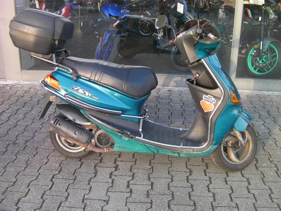 Yamaha YE50 Zest Bastler Ausschlachtfahrzeug Motor läuft mit Kickstarter - Bild 1 von 4