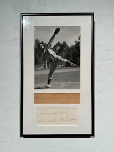 Claude W. Passeau Cut Signature Framed with Photo & News Clipping - Picture 1 of 3