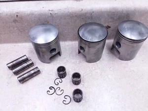 Suzuki 380 GT GT380 Sebring Engine Piston Kit Lot 55.6mm Oversize 1975 ANX-C5 - Picture 1 of 9