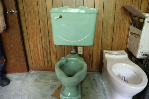Antique American Standard toilet & wall mounted tank, green with fancy lid, 1928 Cover