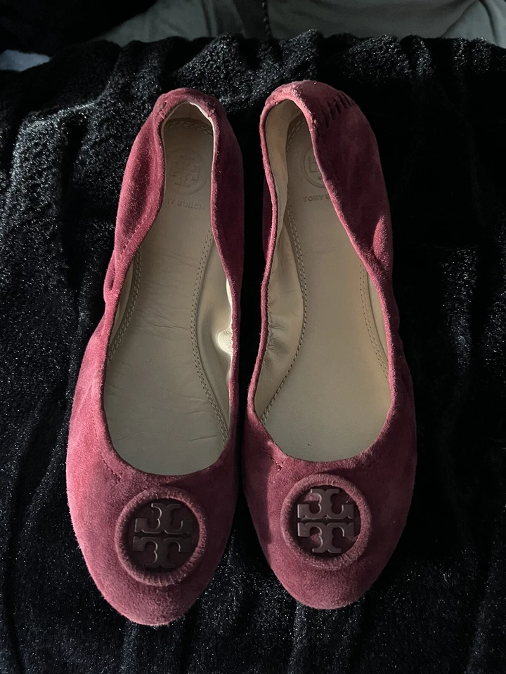 Pisos de ballet de gamuza borgoña Tory Burch talla 8,5 Foto 1 de 4