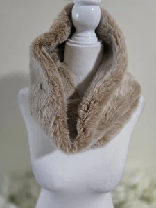 Lands End Faux Fur Neck Warmer Trendy Mob Wives Quiet Luxury Classy New With Tag - Picture 1 of 7