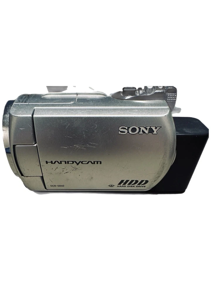 Sony DCR-SR42 plateado 40 veces zoom óptico SD con acoplamiento y todos los cables de alimentación Foto 1 de 4