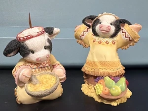 Vintage Enesco 1998 Mary’s Moo Moo’s 2er Set Kühe als Indianer verkleidet. Erntedankfest - Bild 1 von 17