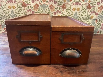 Set of 2 large vintage solid wooden tongue and groove draws/boxes both with lids - Image 1 of 4