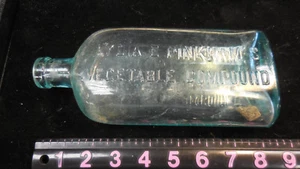 ANTIQUE LYDIA E. PINKHAM'S VEGETABLE COMPOUND AQUA BLUE BOTTLE - Picture 1 of 6