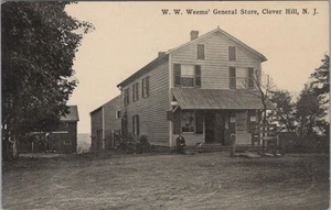 Postal de gato de hombre en porche de W.W.Weems General Store Clover Hill Nueva Jersey - Imagen 1 de 2
