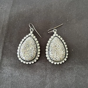 Antique Silver Tone Filigree Teardrop Dangle Rhinestone Pierced Earrings - Picture 1 of 8