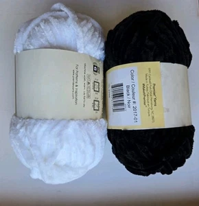 Brand New Plush Yarn 65yrd/1,76oz - Picture 1 of 3