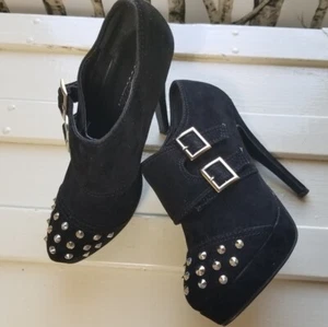 Shoe Dazzle Women's Yumi Spike Buckle Booties, size 6.5 - Picture 1 of 7