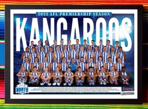 Framed 2023 NORTH MELBOURNE KANGAROOS AFL Poster - 62cm x 44.5cm x 3cm - Foto 1 di 4