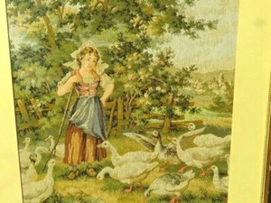 "Ikonischer Mädchen mit Gänsen Wandteppich gerahmt hinter Glas 17,75"" von 18"" - Bild 1 von 12