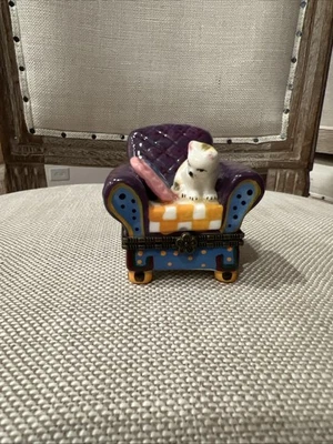 Gatito Gato Tumbado en un Sillón Caja de Abalorios de Cerámica Pastillero con Tapa con Bisagras  Foto 1 de 4
