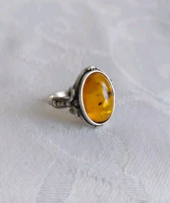 BEAUTIFUL BOXED STERLING SILVER RING WITH COGNAC AMBER GEMSTONE  RING SIZE L - Image 1 of 4