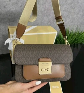 NWT Michael Kors Sloan Editor Medium Signature Logo Messenger Bag Brown - Picture 1 of 5
